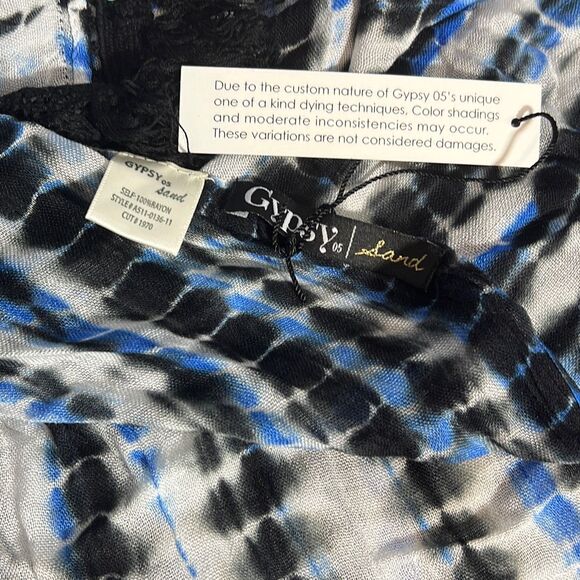 Gypsy Sand Women's Frayed Hem Tie-Dye Pattern Blue/Black/Cream Scarf NWT - Picture 5 of 7